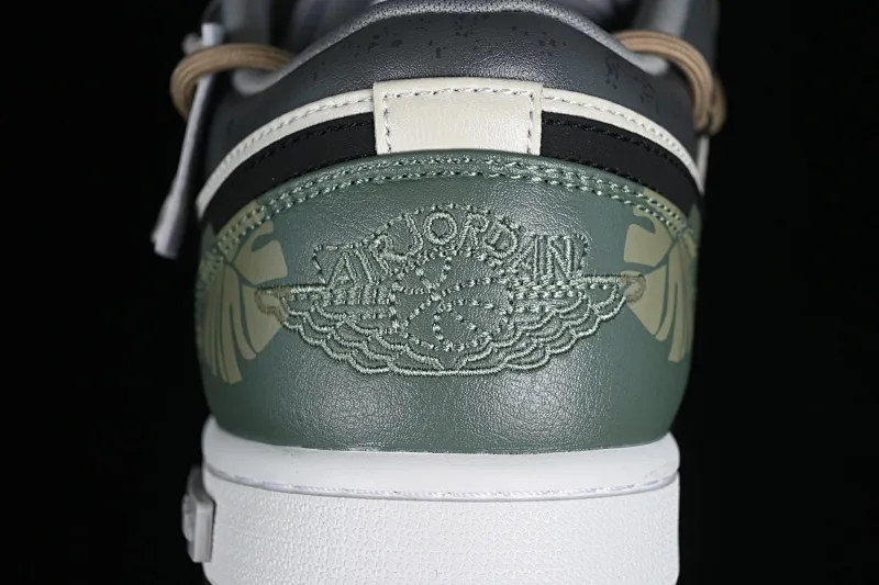 All categories Air Jordan Jordan series basketball shoes Air Jordan 1 Low High-end customized low-top sneakers Air Jordan 1 Low AJ1 Joe 1 customized model Panda Prank Jungle Crossing Green Field Floating Abyss Low-top cultural and casual sneakers 553558-040